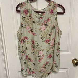 3 /$20… bundle and save 
Cute floral sleeveless 2x